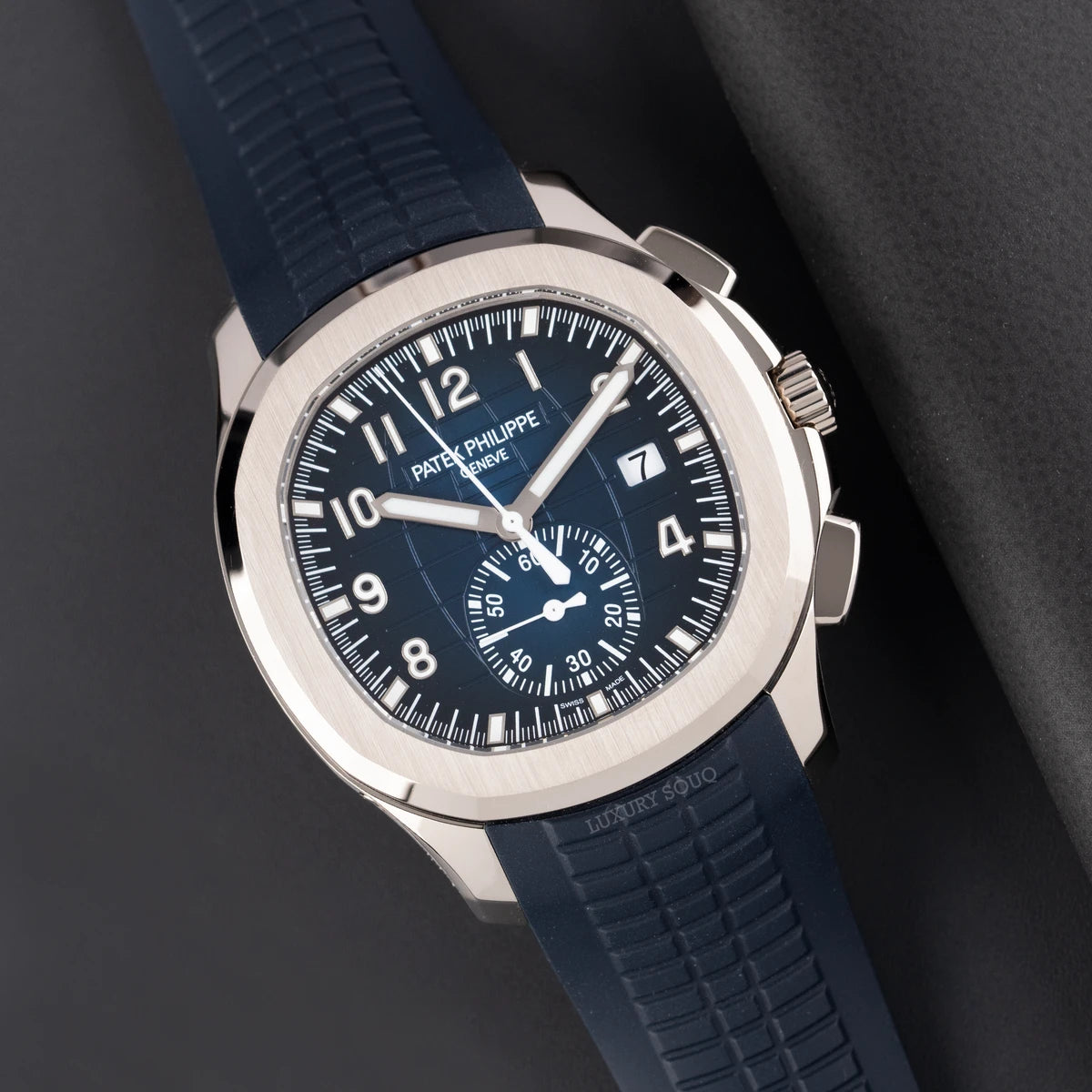 Patek Philippe Aquanaut 5968G-001 Blaues Zifferblatt Flyback Chronograph 42,2 mm 18 Karat Weißgold Mitternachtsblaues Kautschukarmband