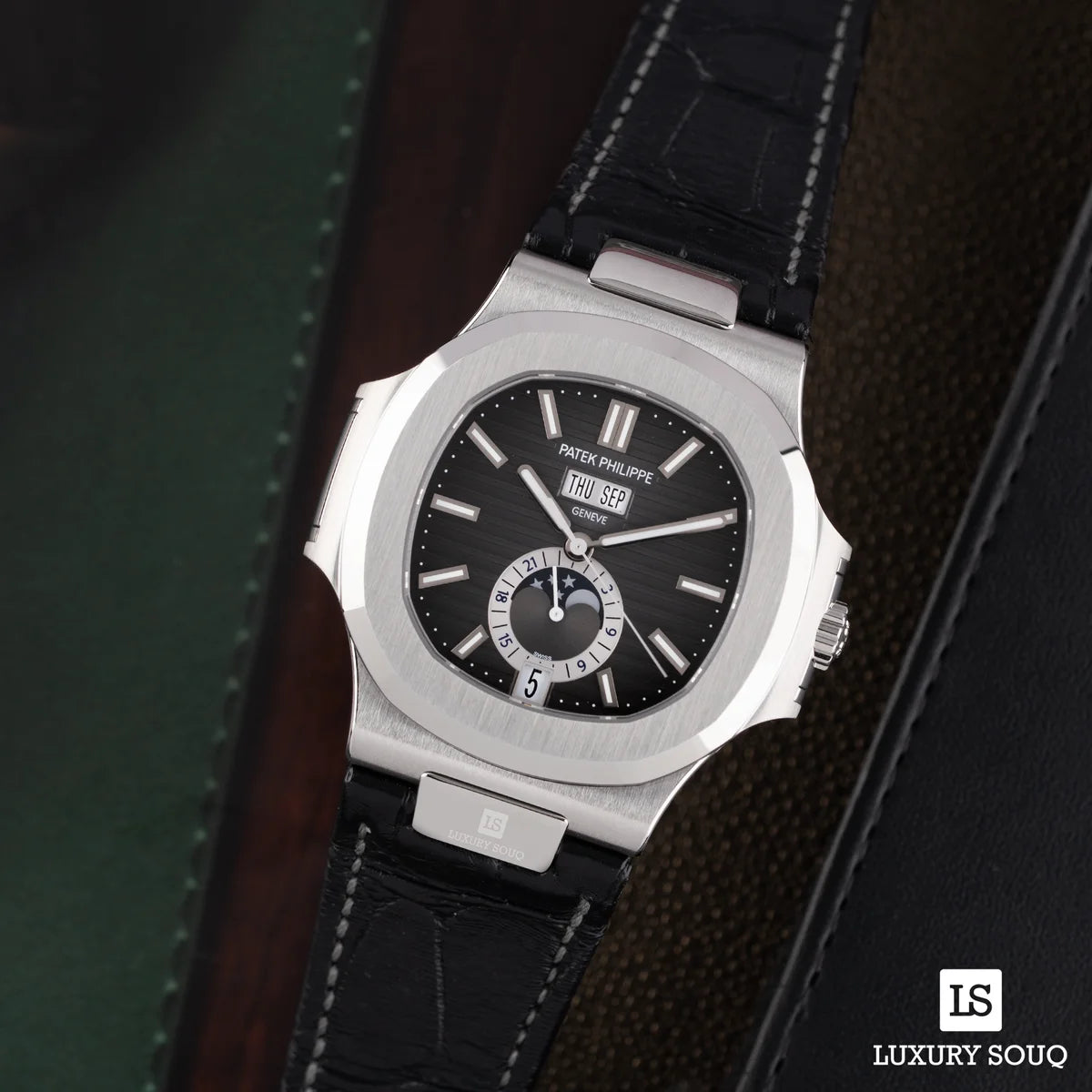 Patek Philippe Nautilus 5726A-001 Black Gradient 40.5Mm Stainless Steel Black Leather Straps Men's Watch